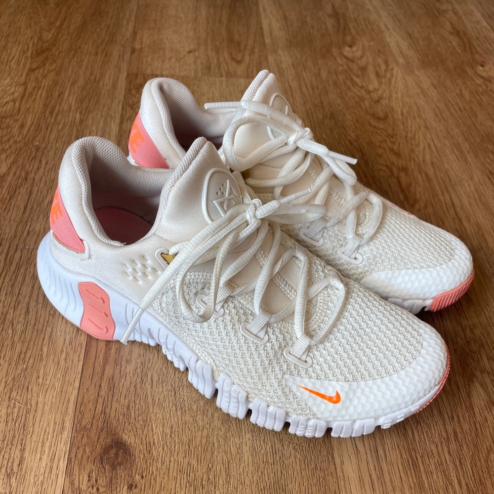 Nike Metcon 4 cream and orange Women’s 7
